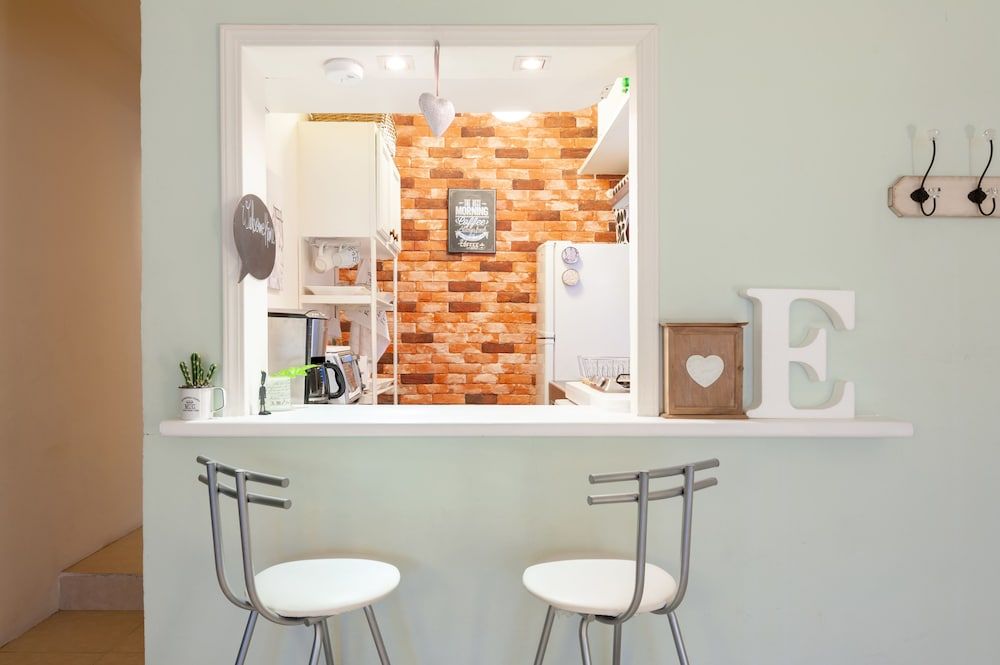 Cozy Vintage Flat Room, Multiple Beds, Non Smoking 15