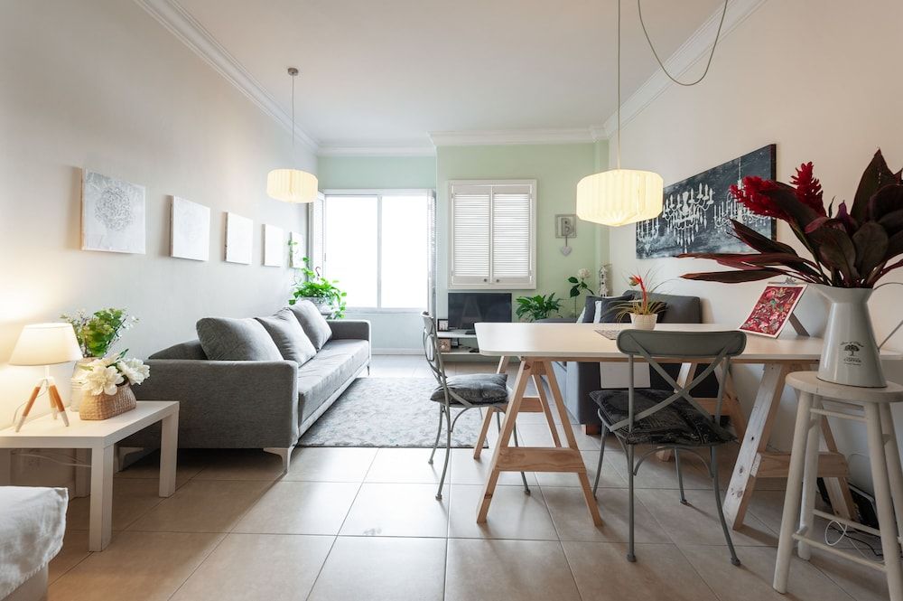 Cozy Vintage Flat Room, Multiple Beds, Non Smoking 16