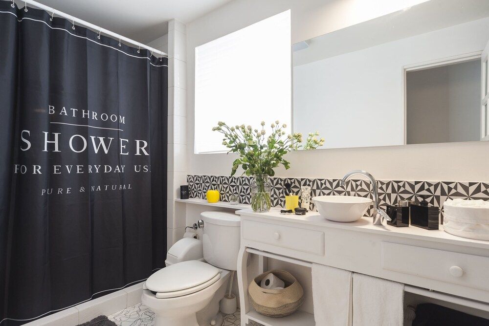 Black & White Apartment Room, Multiple Beds, Non Smoking 24