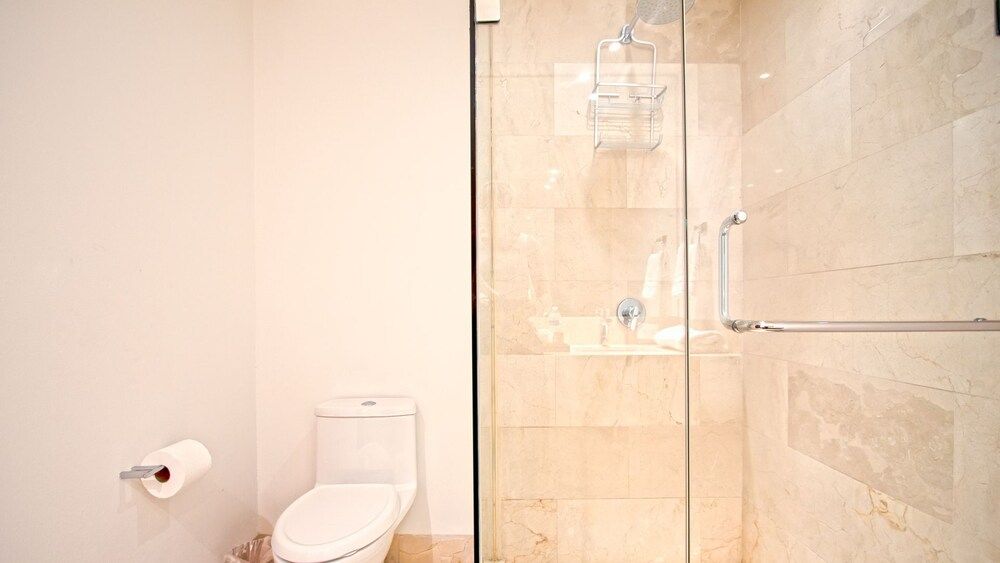 Miyana Luxury Suites Apartment, Multiple Beds 25