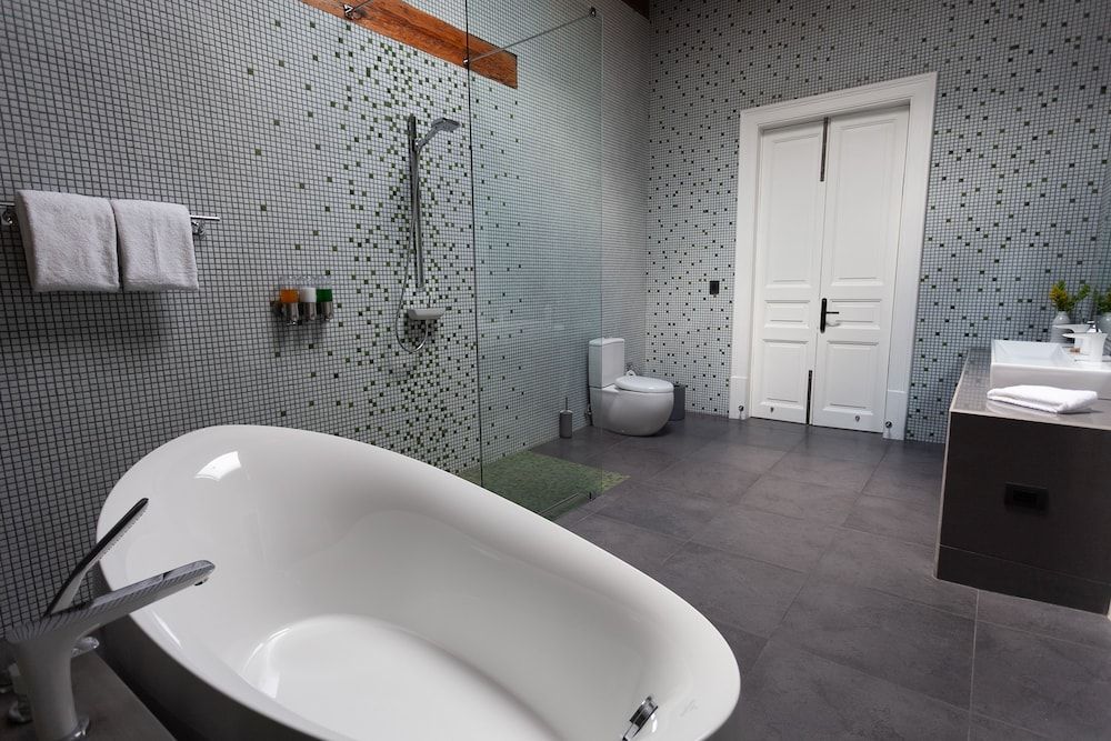 Design Hotel MUMEDI Romantic Suite, 1 King Bed, Balcony, City View 13