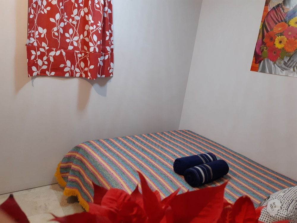 Alameda House Standard Double Room, 1 Queen Bed, Shared Bathroom 10