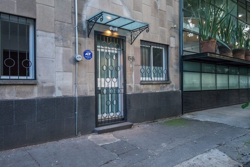 undefined JUUB Newly Renovated cozy apt w/terrace at La Roma 4