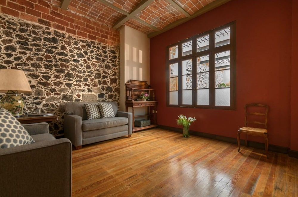 undefined CASA SAUTO Cozy Luxury Suite in Historic Building 10