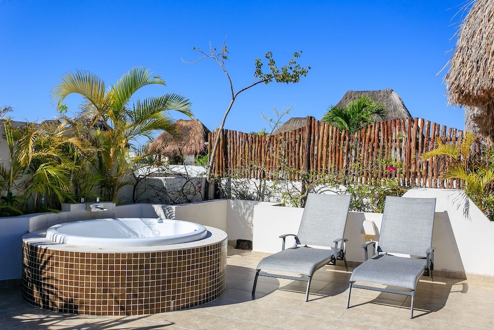 undefined JUUB More Condesa… Impossible! 2