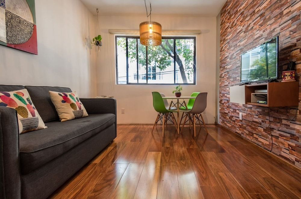 undefined JUUB Quiet and comfy in the middle of everything 9