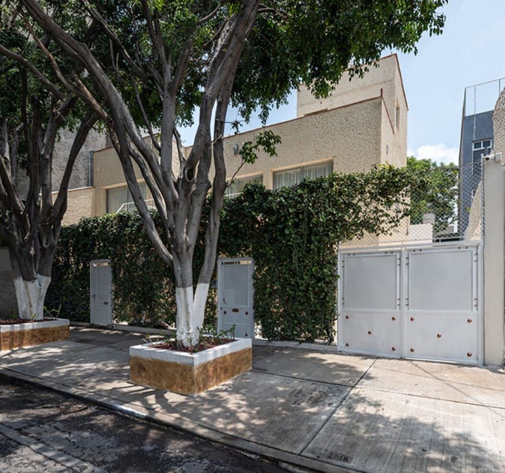 undefined Porterfield Suites 3