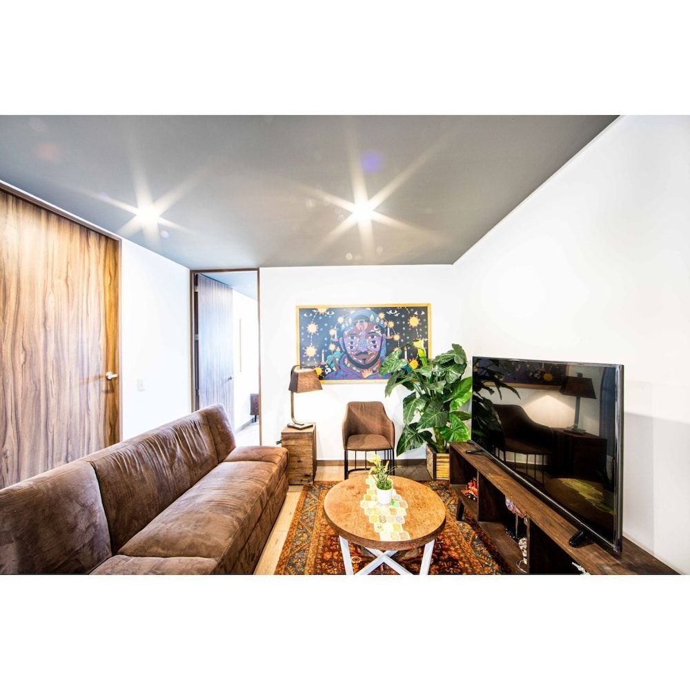 Brand New 1BDRM Private Patio Apartment 5 Stars Deluxe Apartment 2