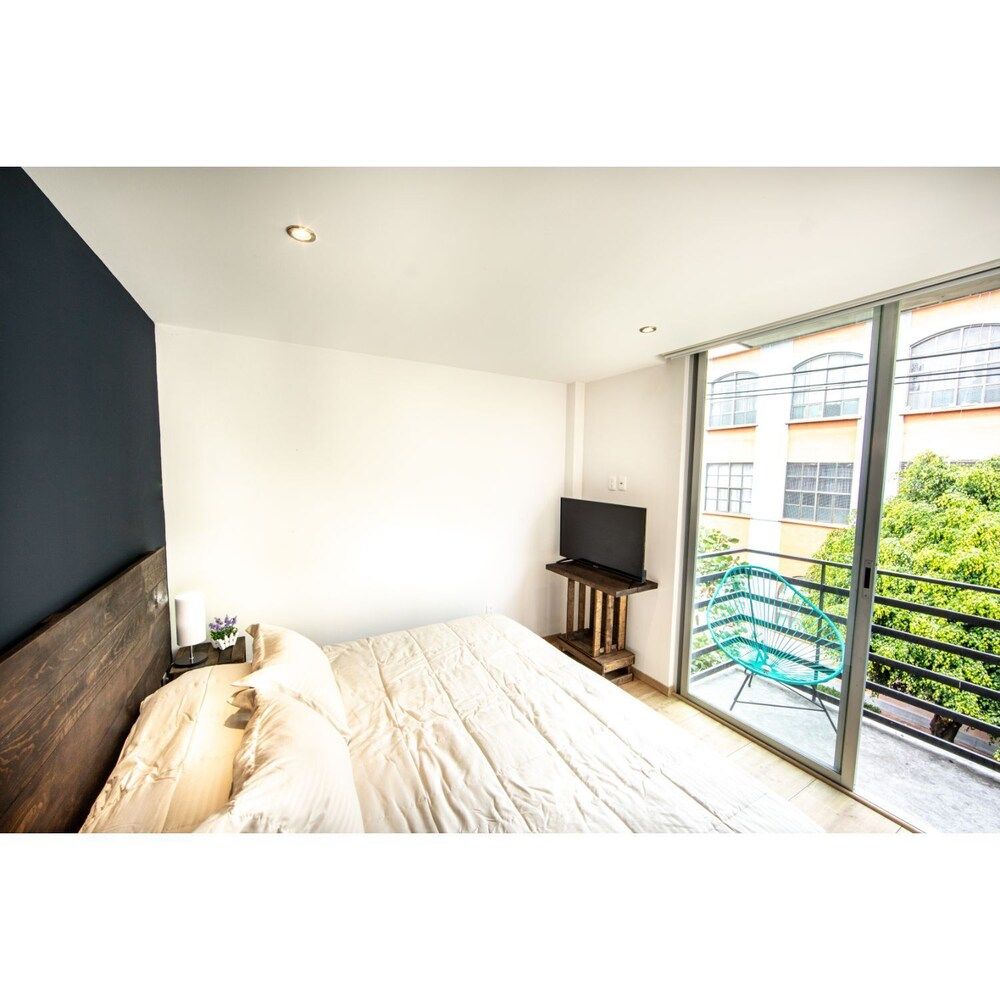 undefined Bright Stylish Park Front Near Polanco