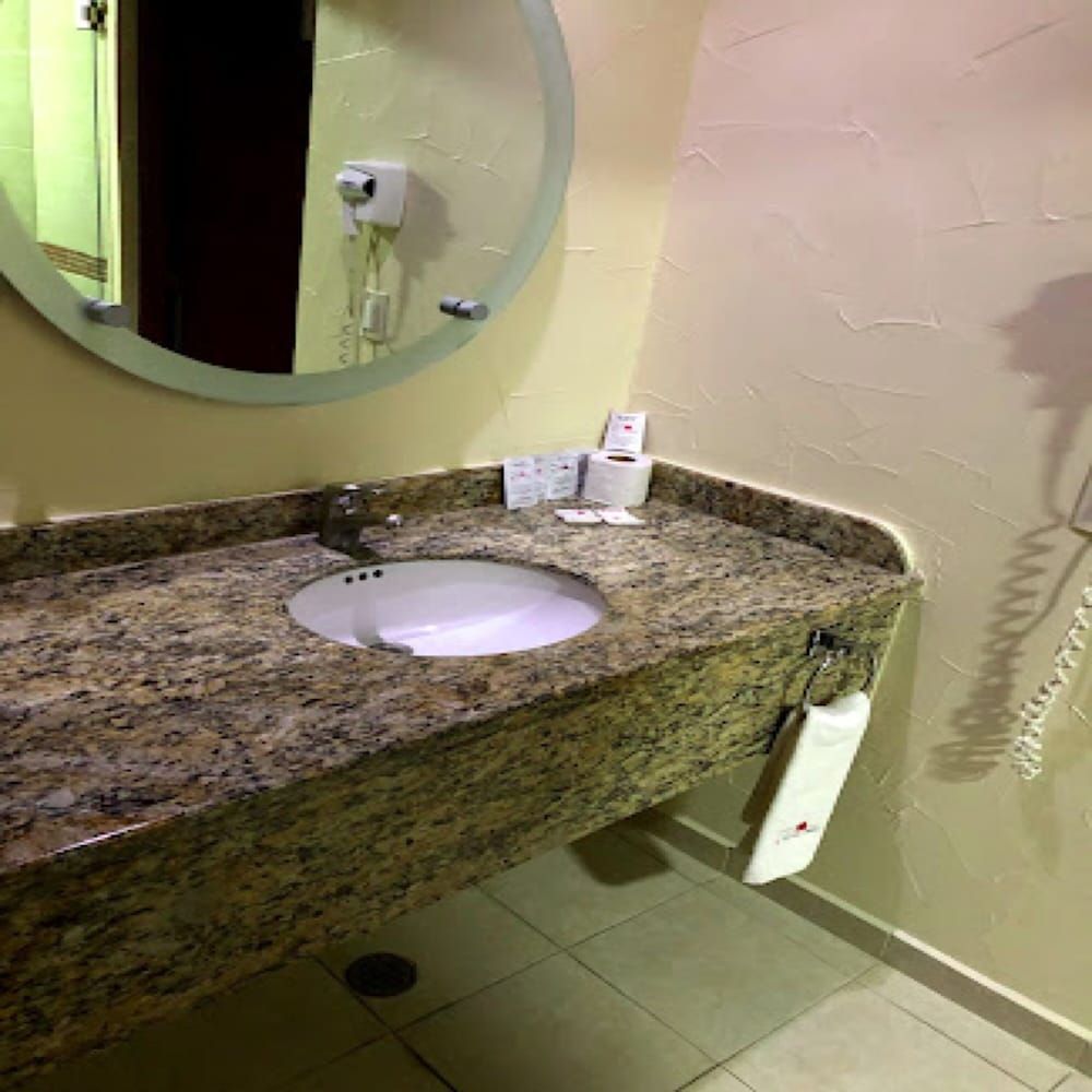 undefined HM Hotel y Suites Plaza 2