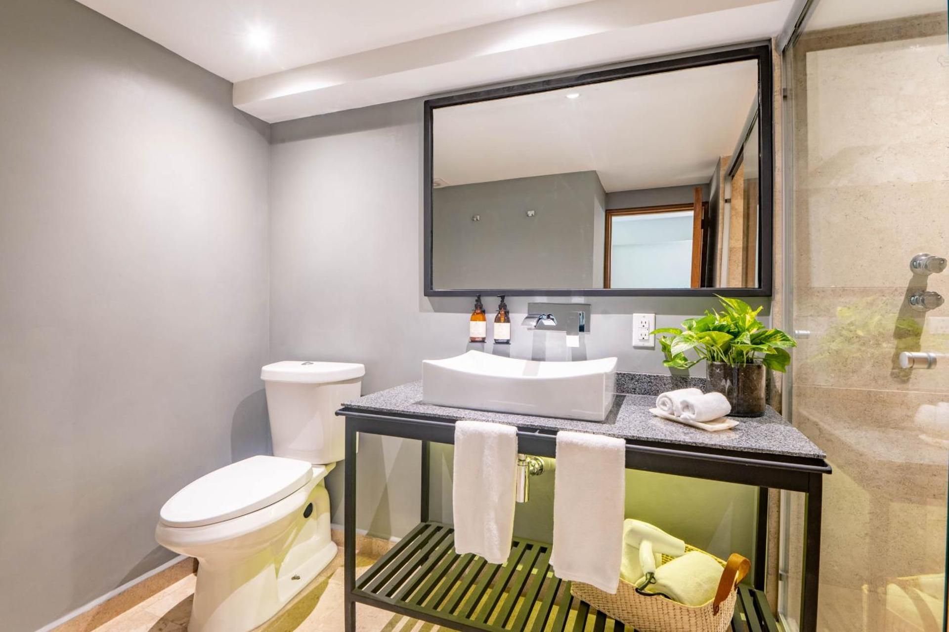 undefined HOTEL LUCA 8