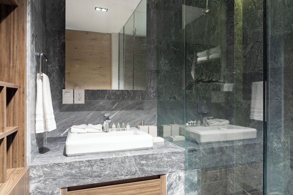 Capitalia Moliere Masaryk Superior Apartment, 3 Bedrooms, Balcony 10