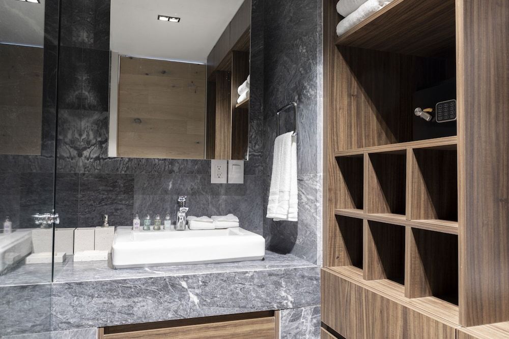 Capitalia Moliere Masaryk Superior Apartment, 3 Bedrooms, Balcony 9