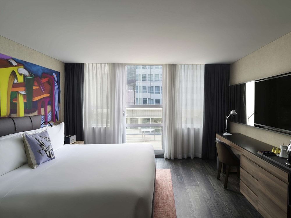 Suite, 1 King Bed, Terrace