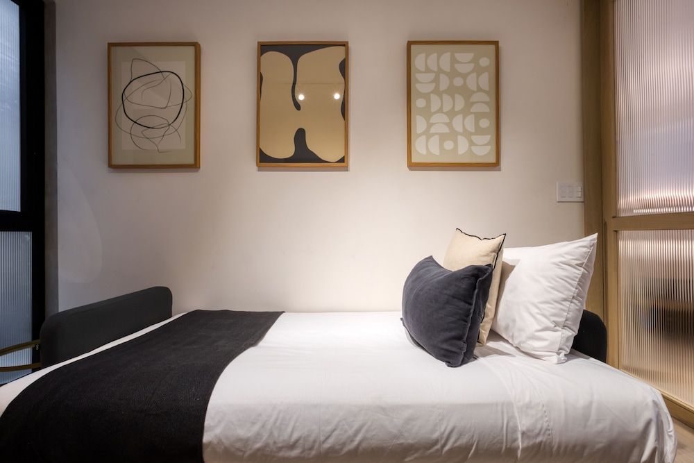 ULIV Edgar Allan Poe Standard Apartment with Balcony 3