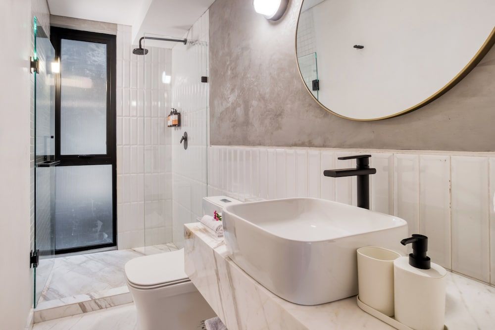 ULIV Edgar Allan Poe Standard Apartment with Balcony 5