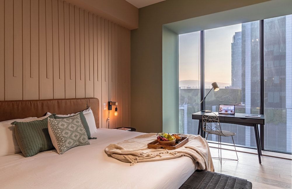 Magenta by Kukun Design Apartment 9