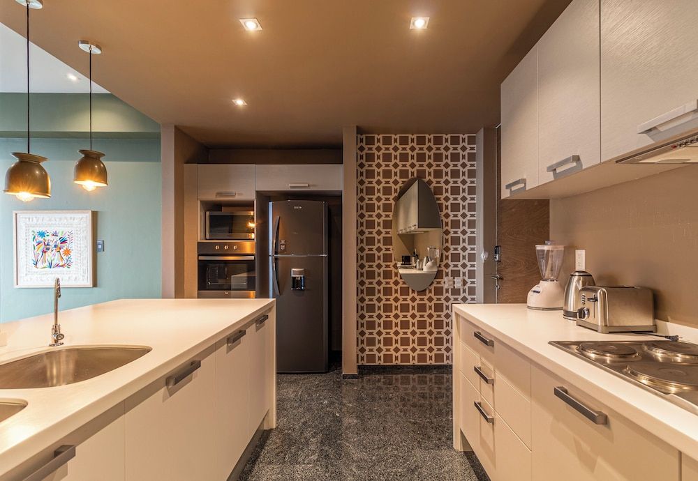 Magenta by Kukun Design Apartment 14