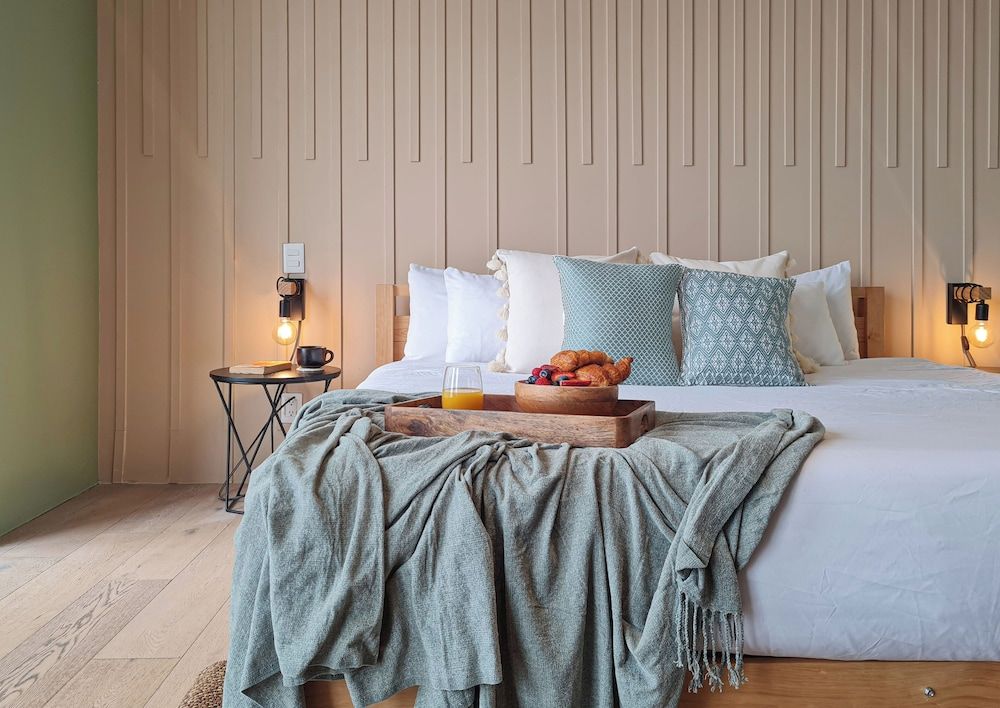 Magenta by Kukun Design Apartment 10