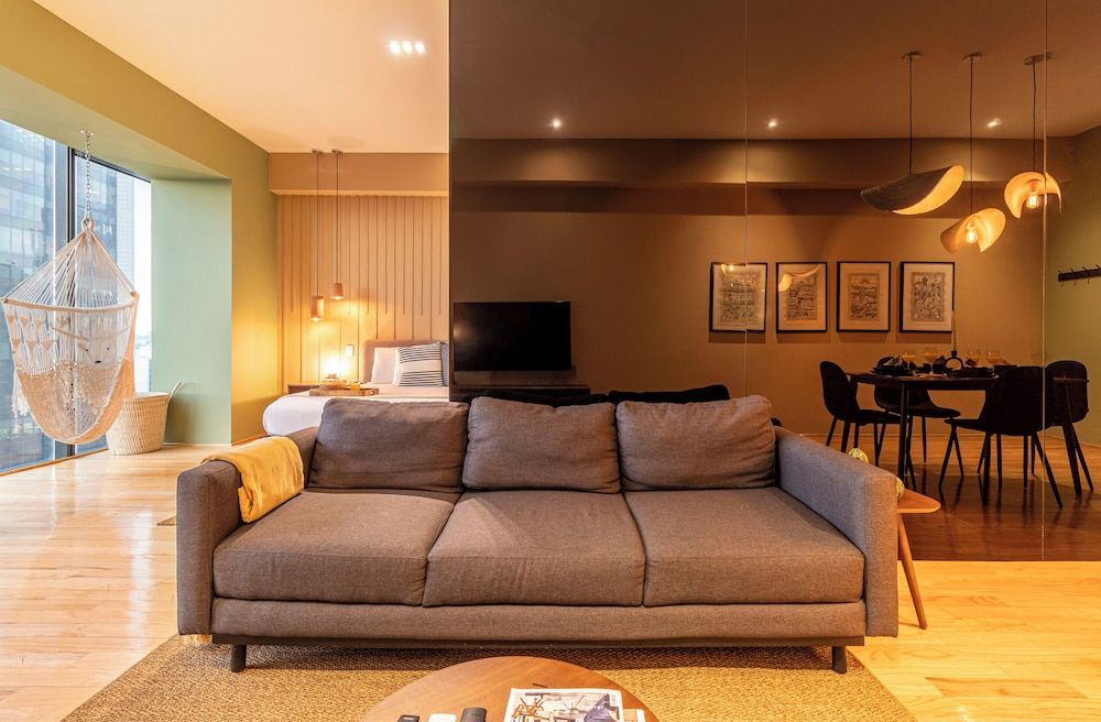 Magenta by Kukun Design Apartment 22