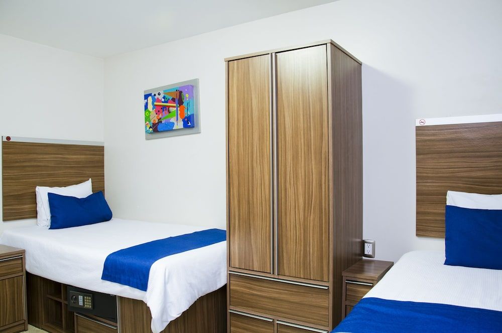 undefined La Casa Azul 3