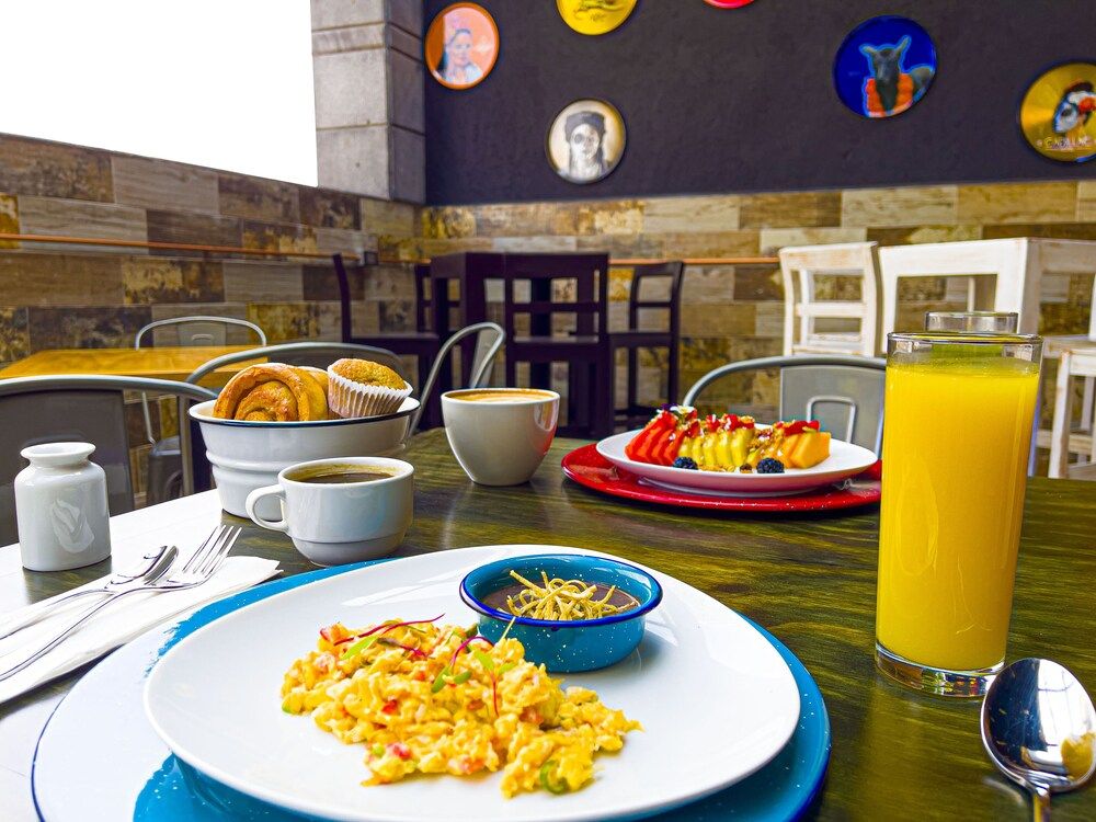 undefined Cadillac Cocoon Beds 7