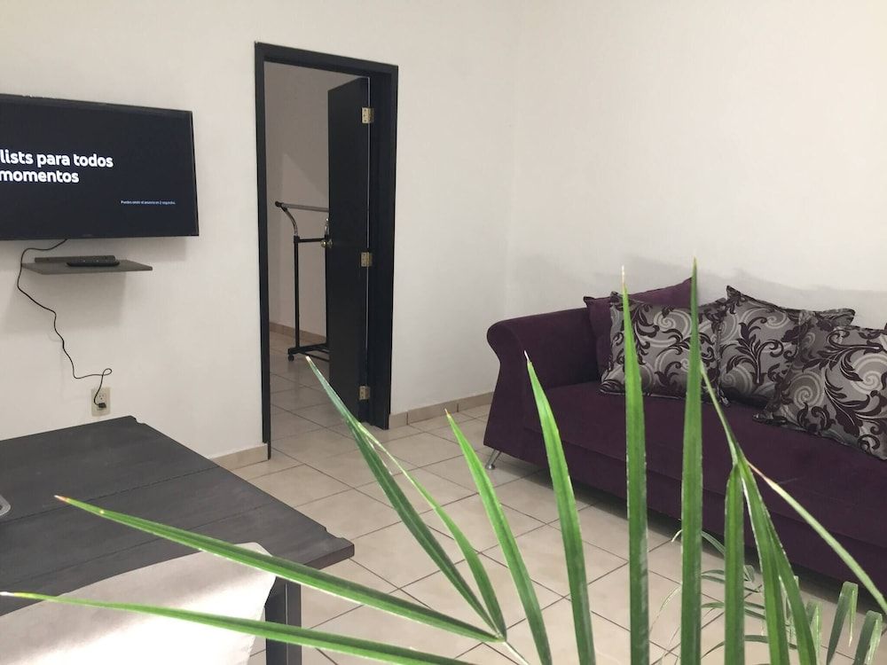 Cozy And Pleasant House Apartment, 2 Bedrooms, Accessible, Smoking 15