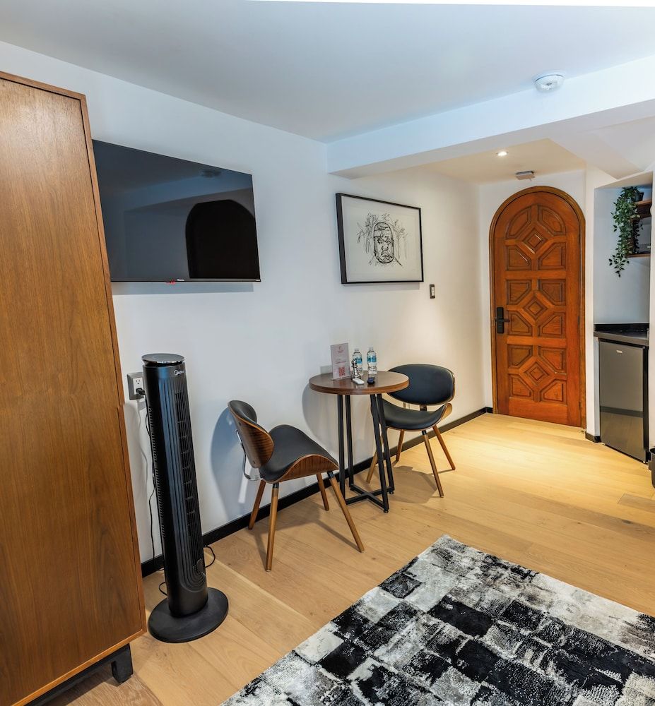 Casa Castillo Classic Room 8