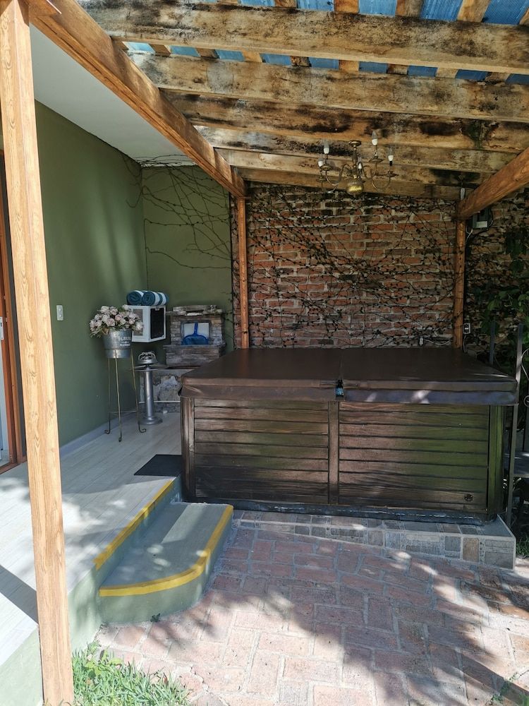 Hacienda del Lago Boutique Hotel Deluxe Suite, 1 King Bed 2