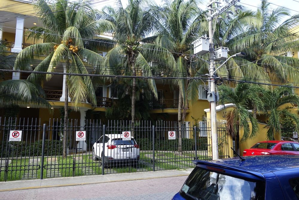 undefined Las Palmas Condominio 10