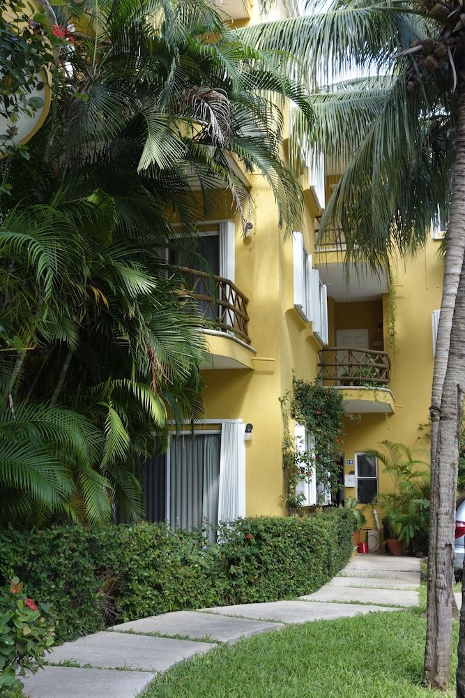 undefined Las Palmas Condominio 7