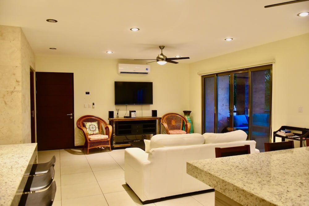 El Cielo by Casago Family Apartment 21