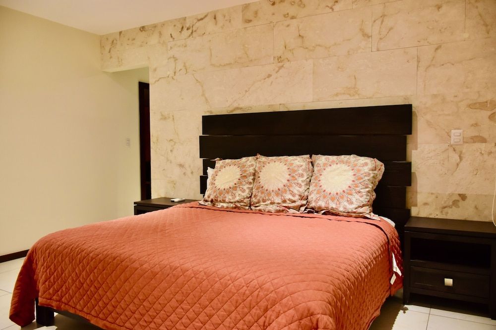 El Cielo by Casago Family Apartment 3