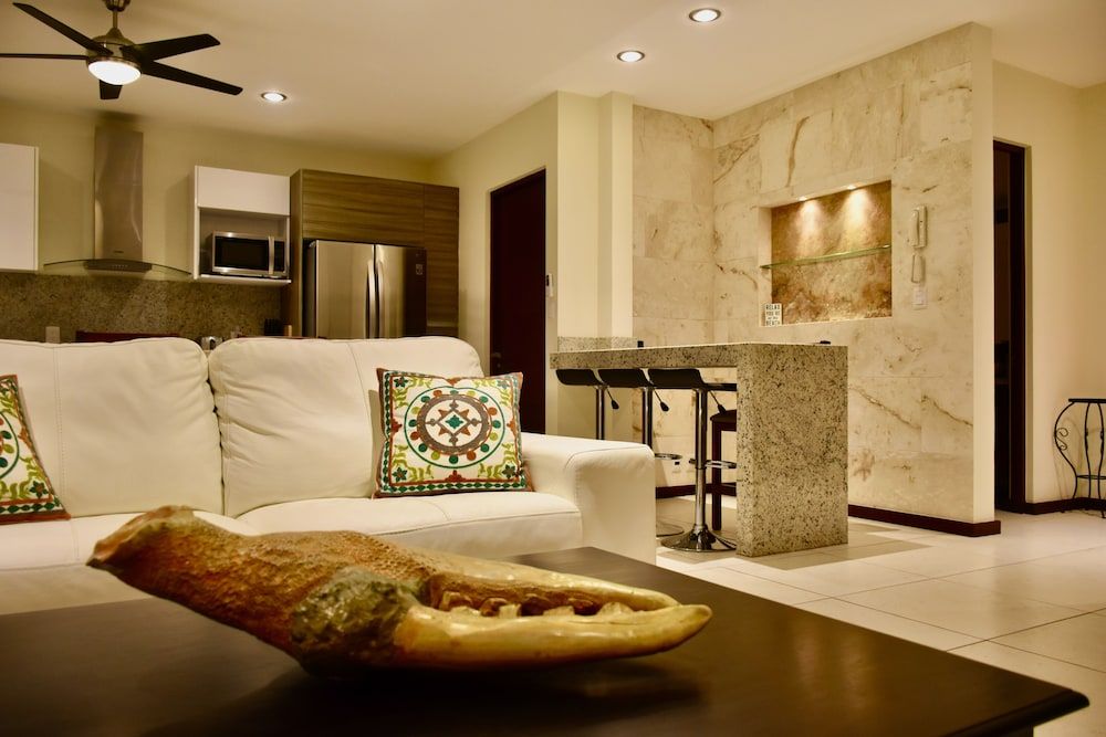 El Cielo by Casago Family Apartment 23