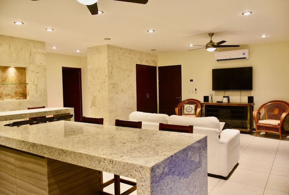 El Cielo by Casago Family Apartment 22