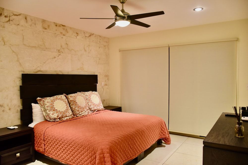 El Cielo by Casago Family Apartment 6