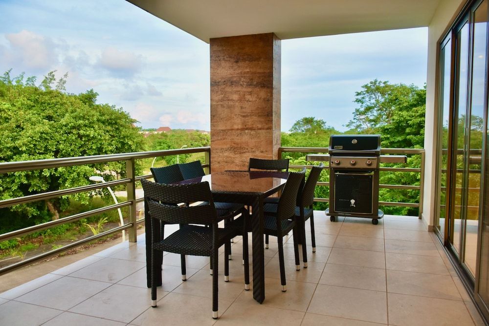 El Cielo by Casago Family Apartment 25