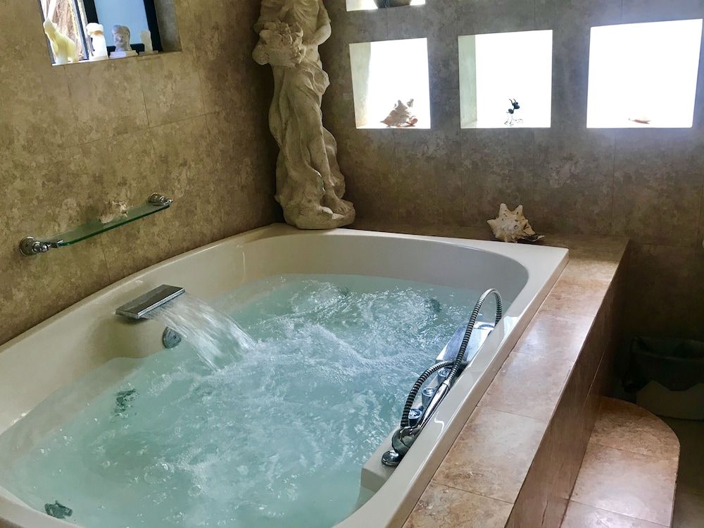 Dolce Vita Caribe Golf Deluxe Suite, Hot Tub, Golf View 8