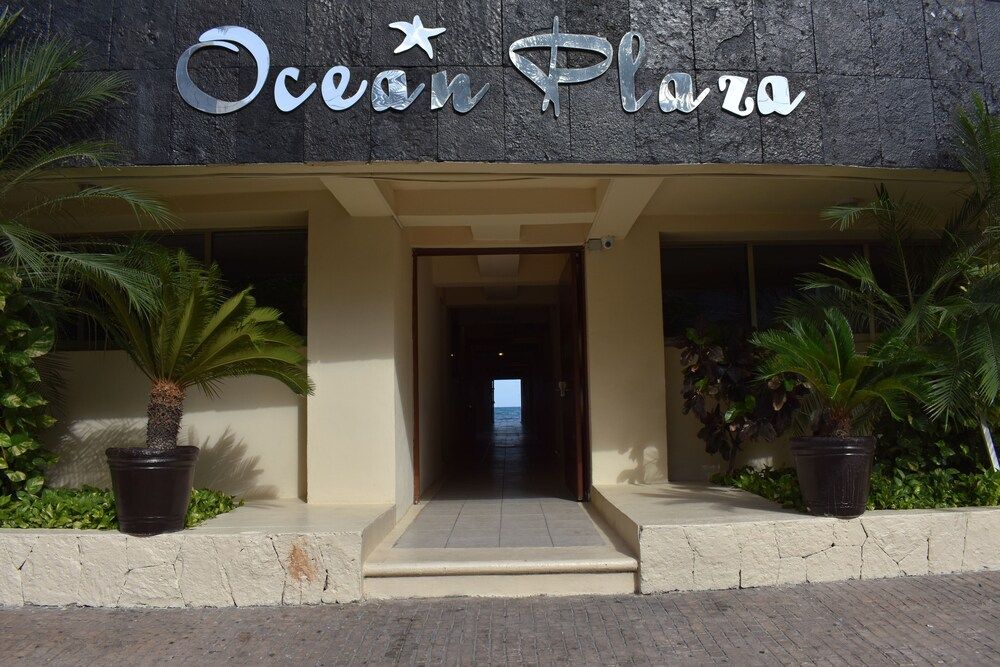 undefined Ocean Plaza 17 by Praia