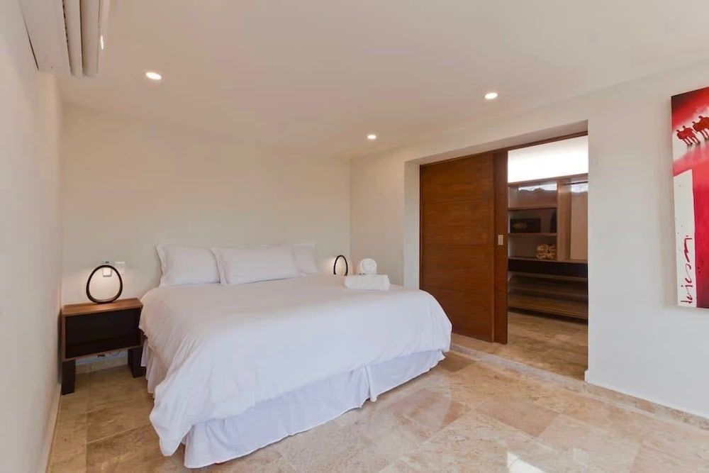 undefined Ocean Plaza 13 by Praia 8