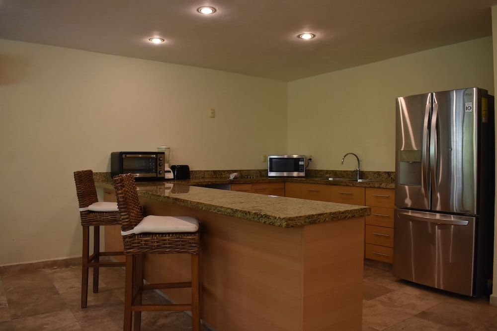 undefined Ocean Plaza 2 by Praia 9