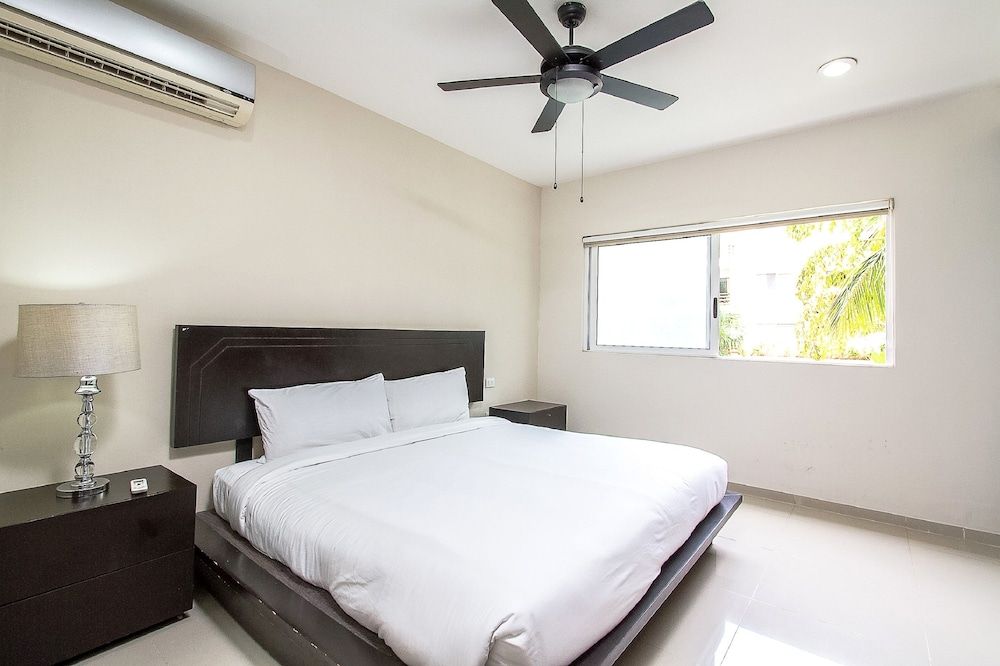 Sabbia  Dowtown Condos by Mikitito Rentals 2 Br Luxury Apartment  D 204 2