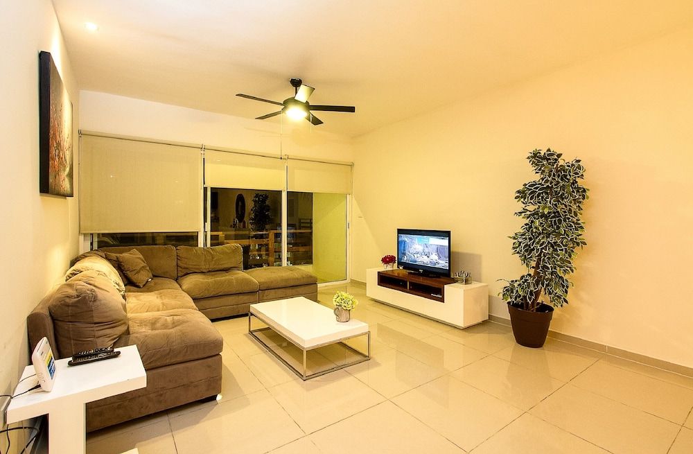 Sabbia  Dowtown Condos by Mikitito Rentals 2 Br Luxury Apartment  D 204 22