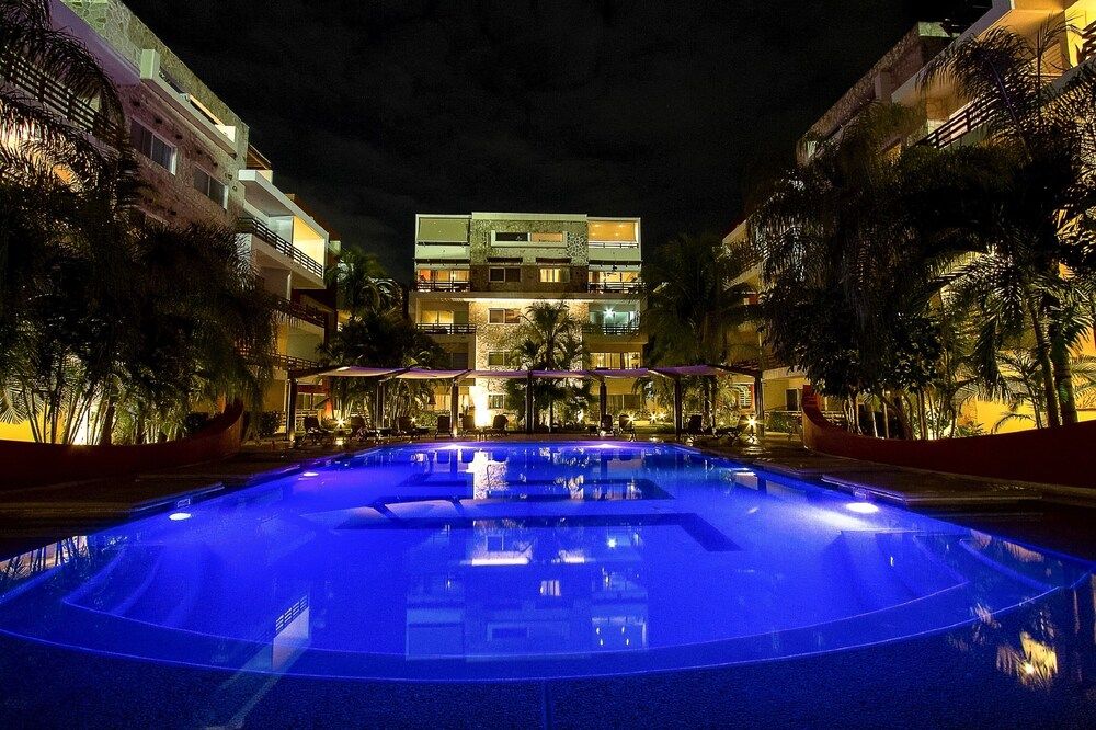 undefined Sabbia  Dowtown Condos by Mikitito Rentals 9