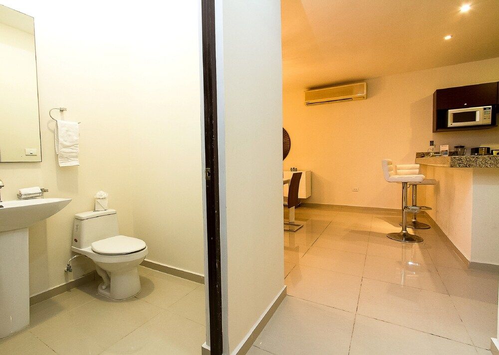 Sabbia  Dowtown Condos by Mikitito Rentals 2 Br Luxury Apartment  D 204 26