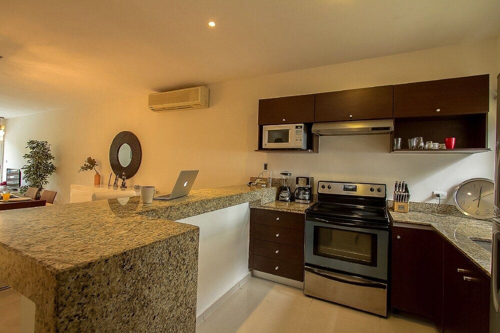 Sabbia  Dowtown Condos by Mikitito Rentals 2 Br Luxury Apartment  D 204 15