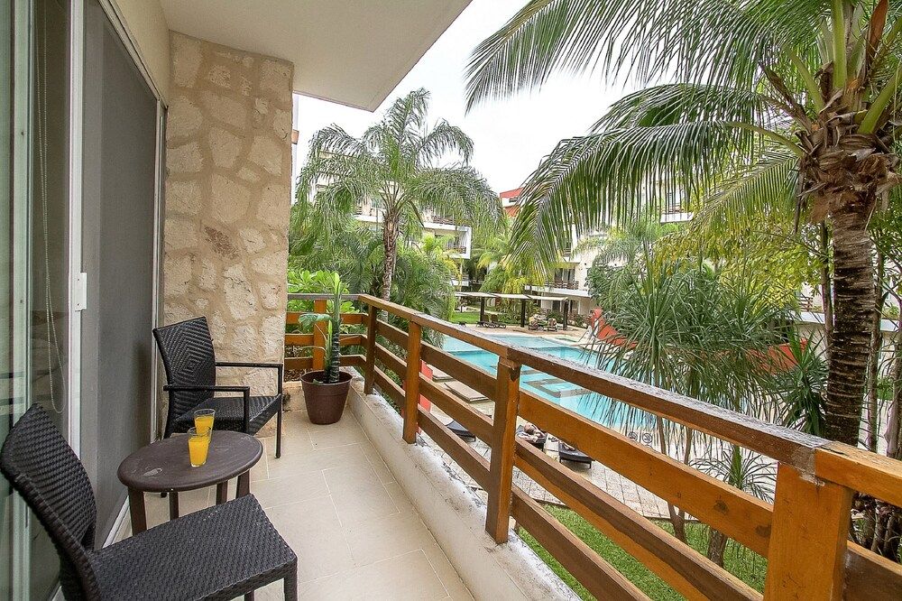 Sabbia  Dowtown Condos by Mikitito Rentals 2 Br Luxury Apartment  D 204 25