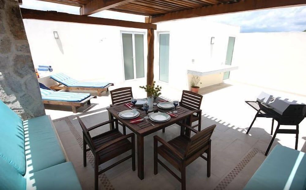 Sabbia  Dowtown Condos by Mikitito Rentals Family 2Br Apartment D405 13