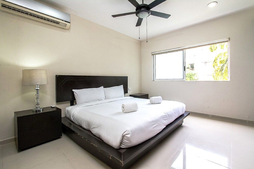 undefined Sabbia  Dowtown Condos by Mikitito Rentals 3