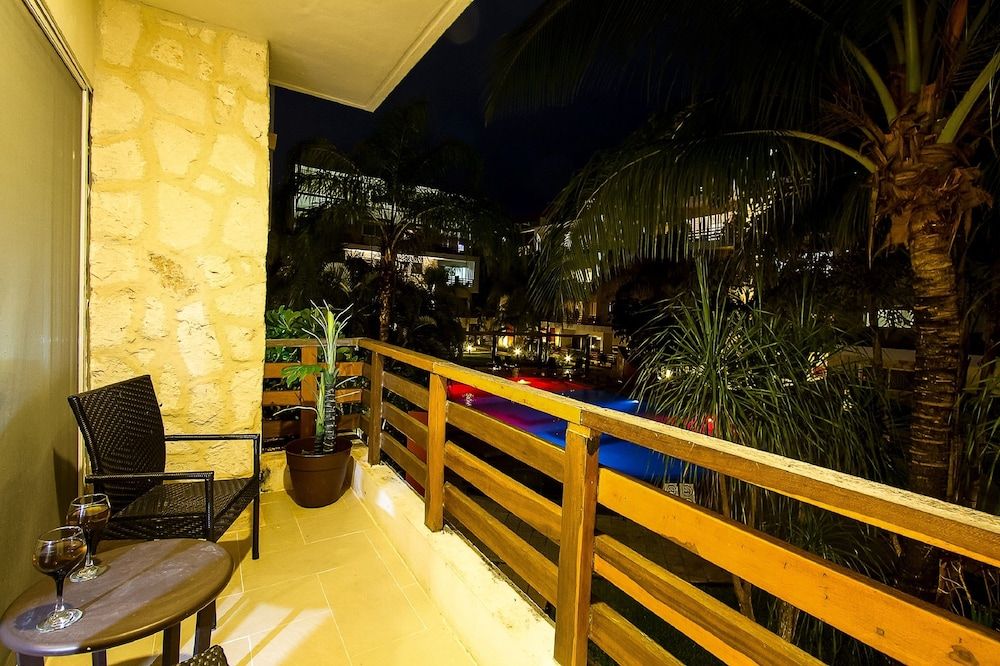 Sabbia  Dowtown Condos by Mikitito Rentals 2 Br Luxury Apartment  D 204 24